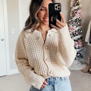 Collared Pearl Button Sweater LIKE NEW